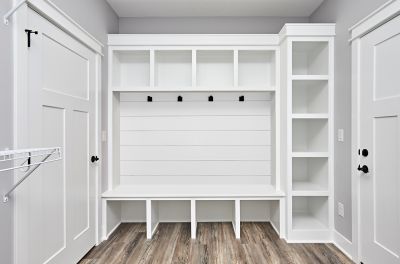 Reduce Stress with an Organized Entryway!
