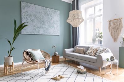 Create a Peaceful Mood with Greens and Blues for Your Living Room Walls!