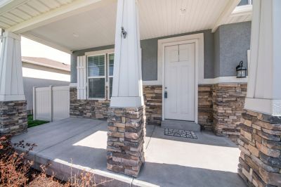 Improve Your Home's Curb Appeal with Stone Veneer!